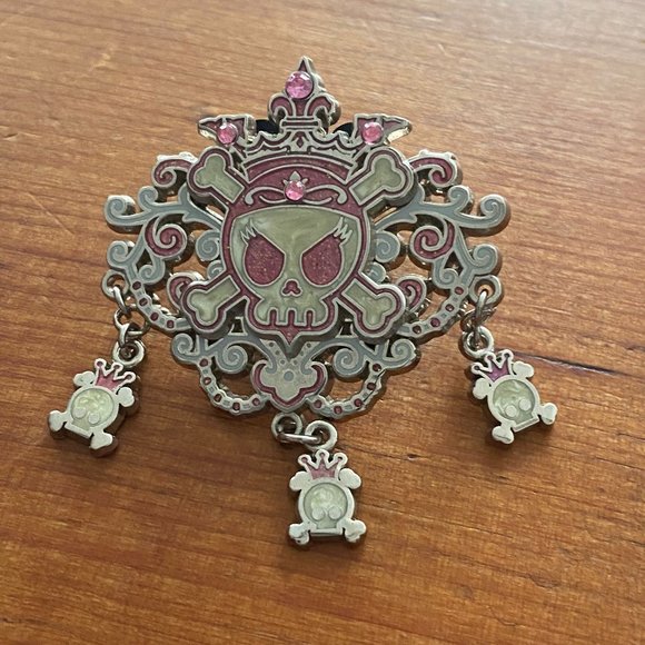 MONSTER HIGH 2008 DISNEY OFFICIAL PIN TRADING 2008 COLLECTOR PIN - Picture 1 of 4